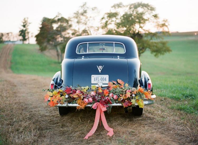 décoration fleurs voiture mariage champêtre 